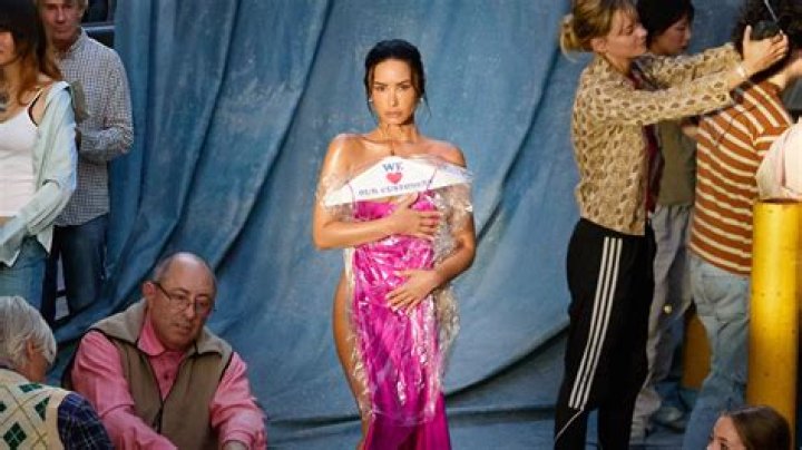Demi Lovato considers it gross that she dated older men in the past!