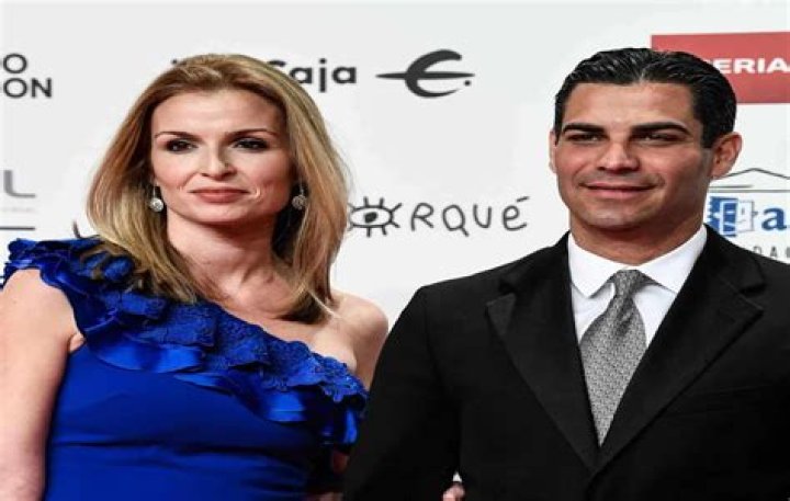 Luis Suarez Bio, Age, Net Worth, Profession ·