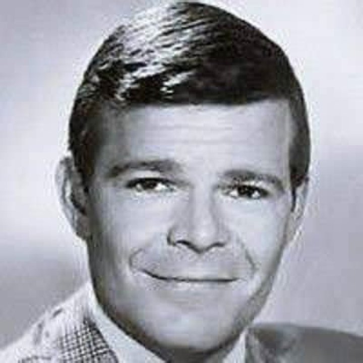 Ray Fulmer - Age, Net Worth, Height, Bio, Career, Single, Facts