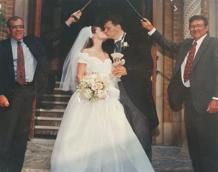 Unveiling Cansu Dere's Marital Status: Secrets And Surprises Revealed