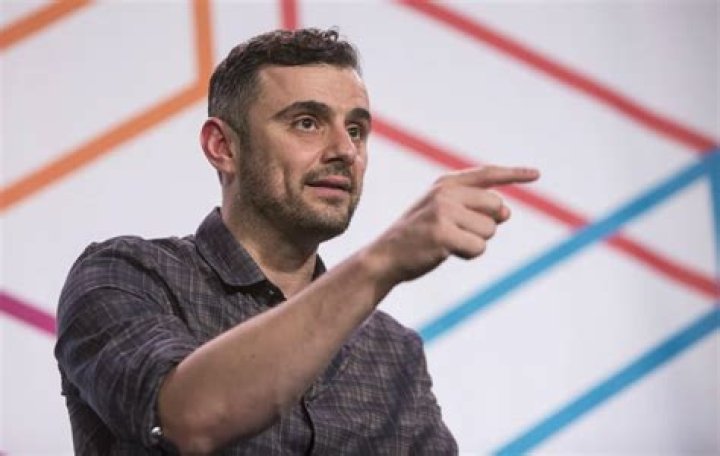 What does Gary Vaynerchuk’s wife Lizzie Vaynerchuk do? Her Wiki, Net Worth, Age, Wife, House, Maiden Name |